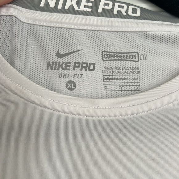Nike Pro Long Sleeve Shirt - Picture 2 of 3